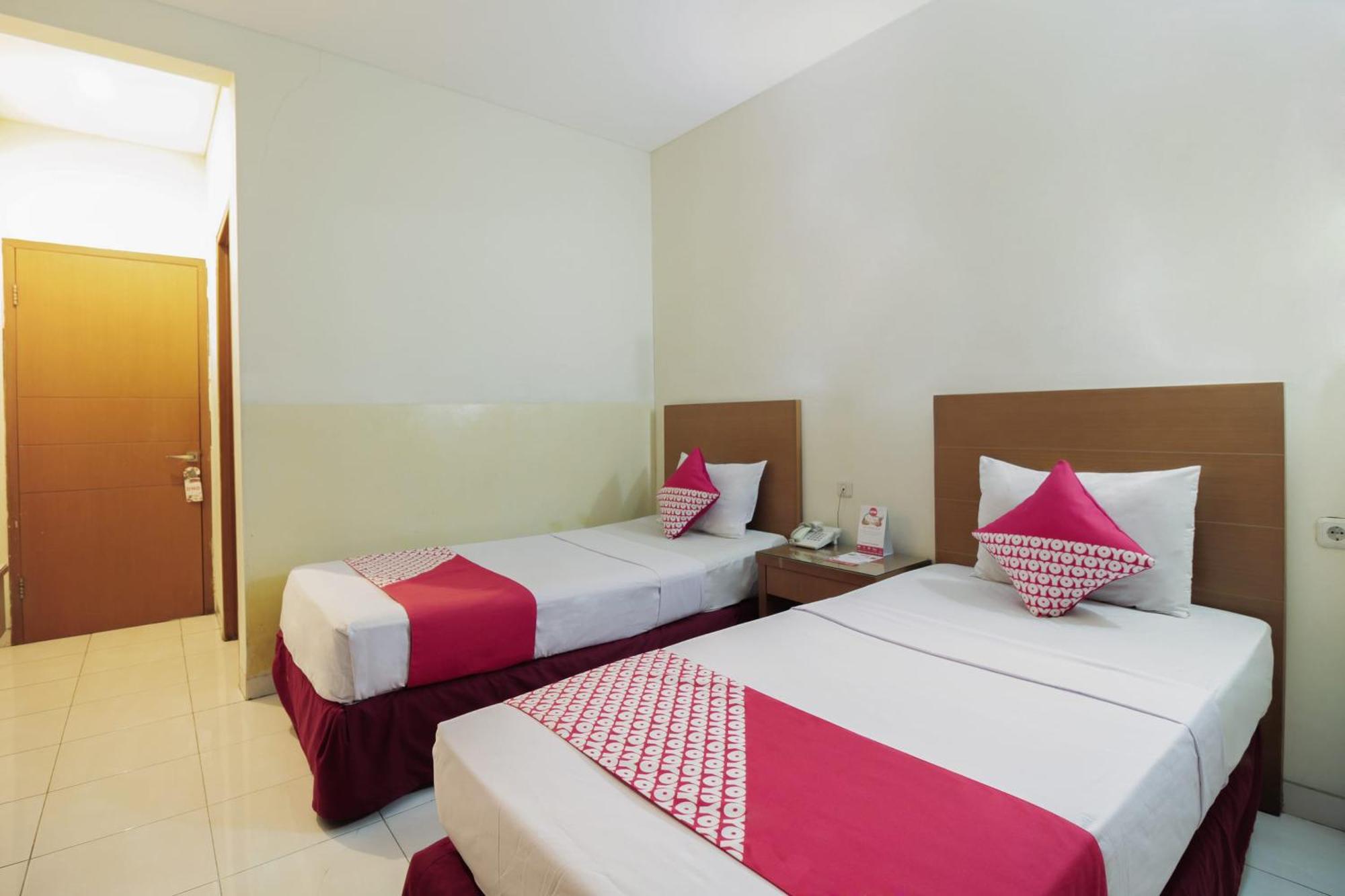 Capital O Galaxy Inn Бандунг Экстерьер фото