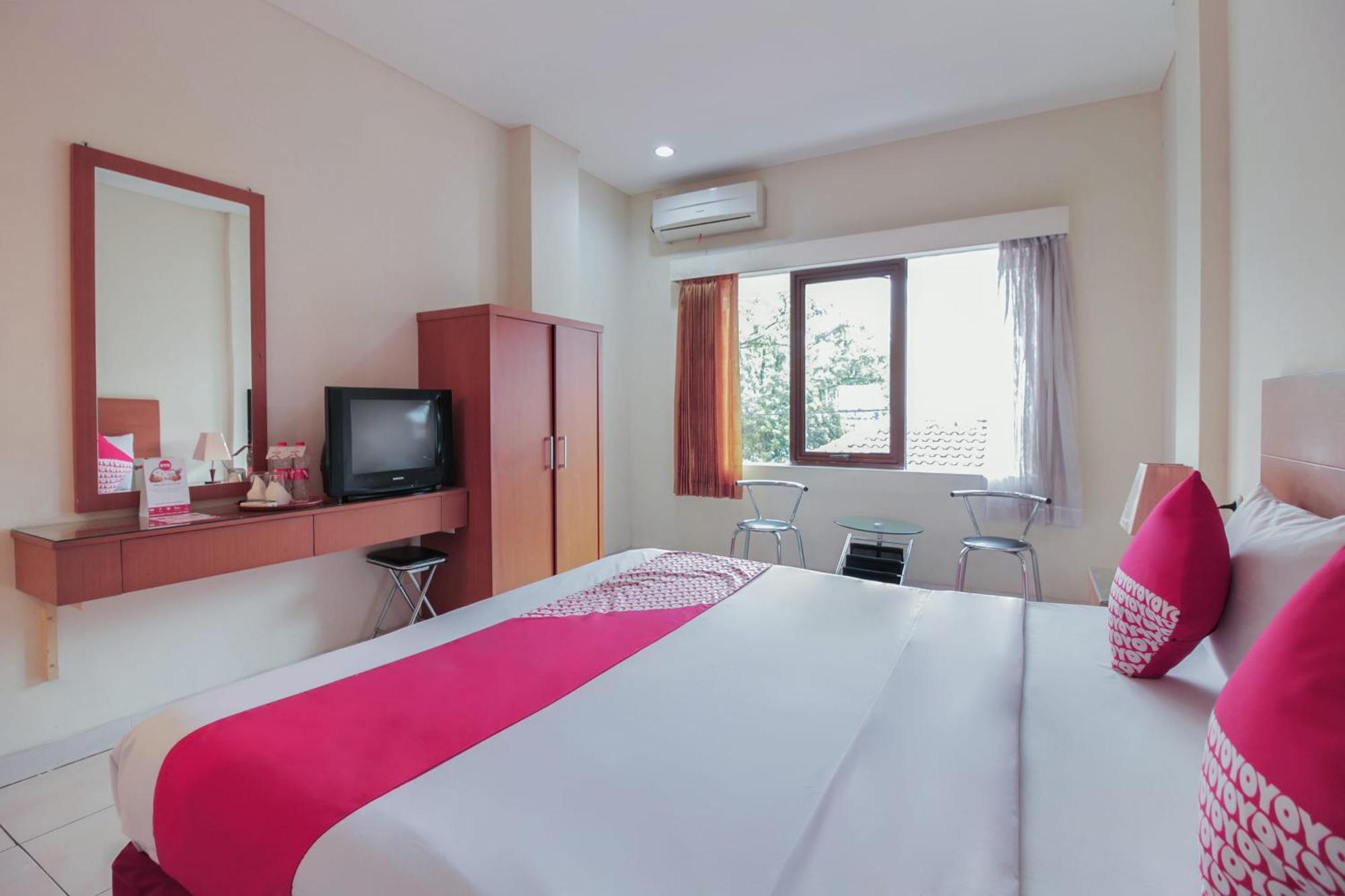 Capital O Galaxy Inn Бандунг Экстерьер фото