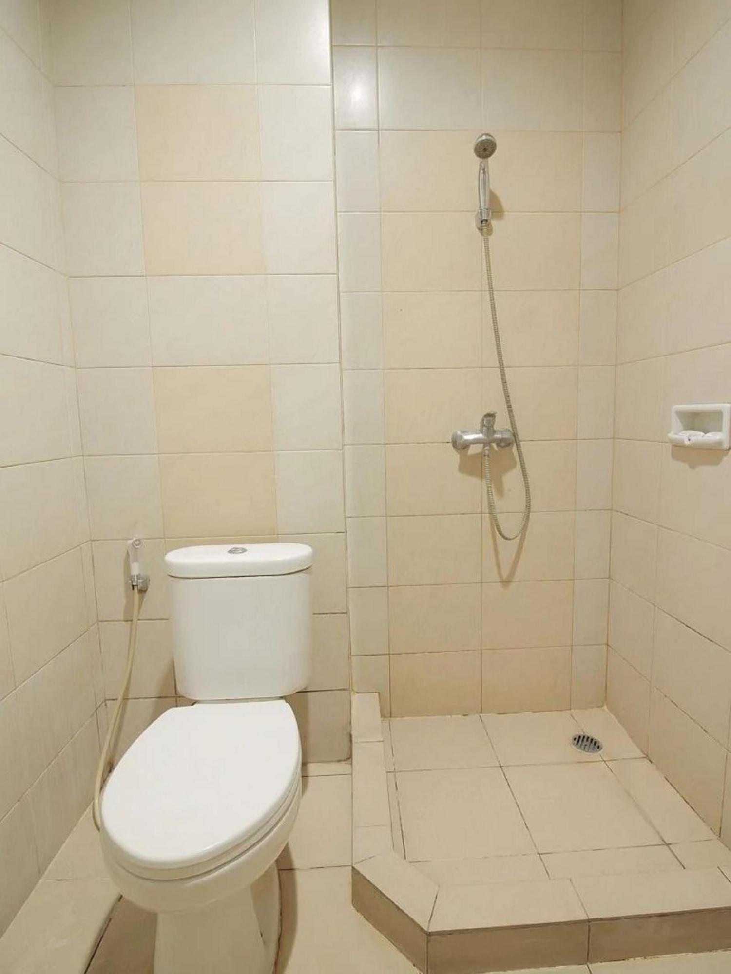 Capital O Galaxy Inn Бандунг Экстерьер фото